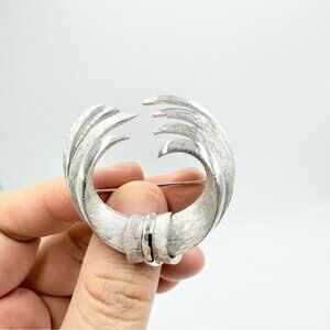 VINTAGE PIM SIGNED TEXTURED SILVER TONE PIN BROOCH